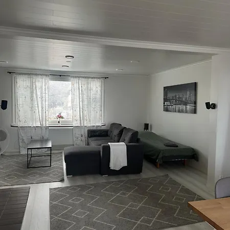 Hostel400kokkola Lehmustien Iso Asunto 科科拉